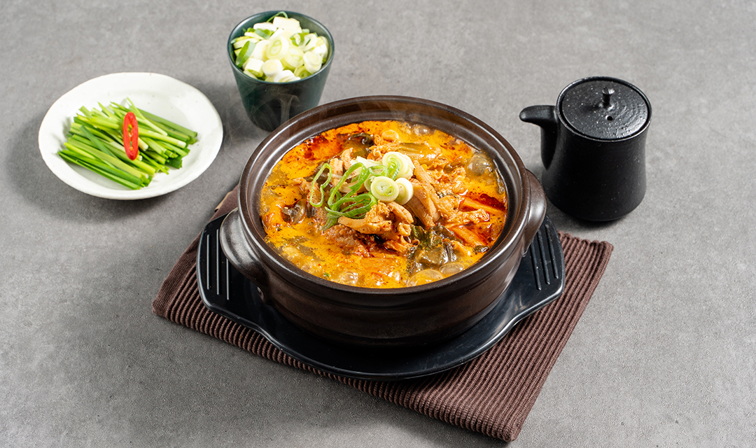 Eutteumkodarinaengmyeon (으뜸코다리냉면) 2