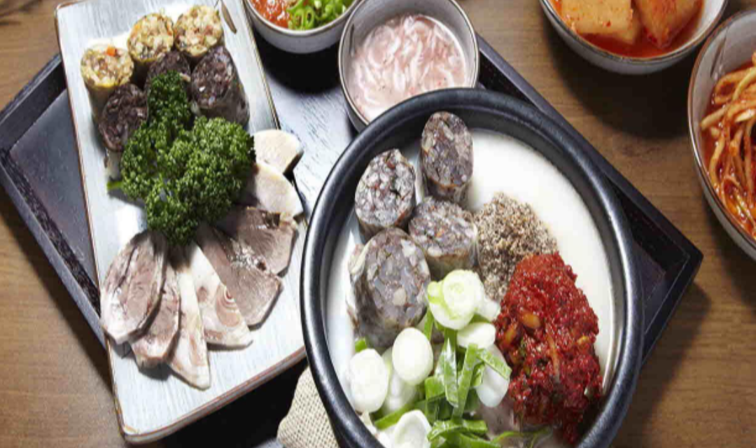 Gaeseongjinchapssalsundae (개성진찹쌀순대) 1