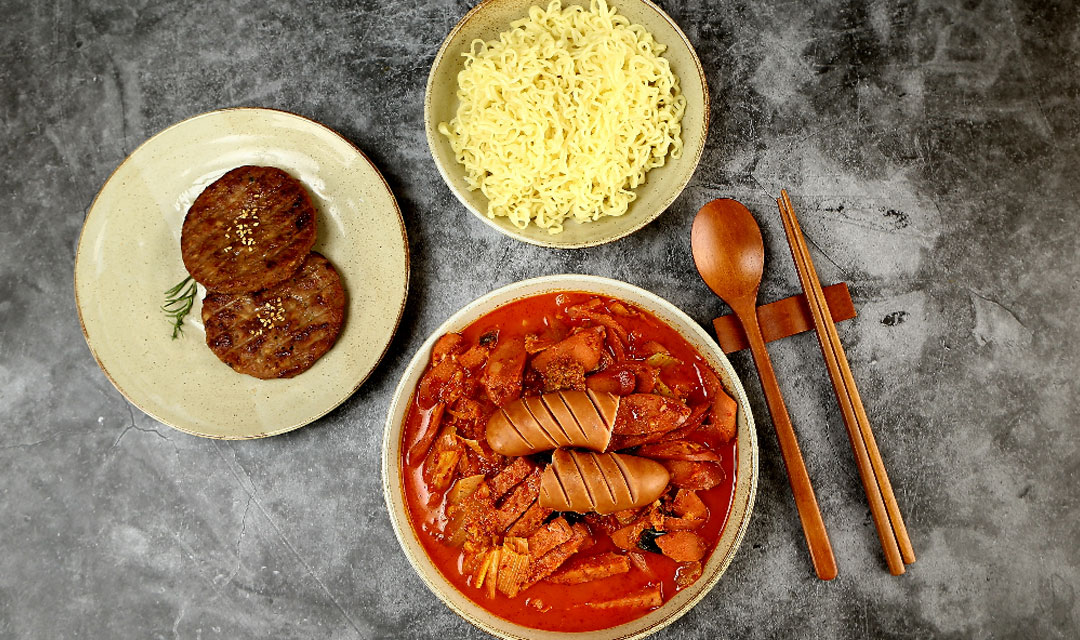 Baekganebudaejjige (백가네부대찌게) 3