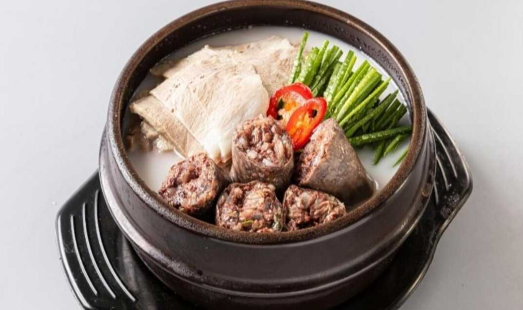 Yennalaunaesundae (옛날아우내순대) 1