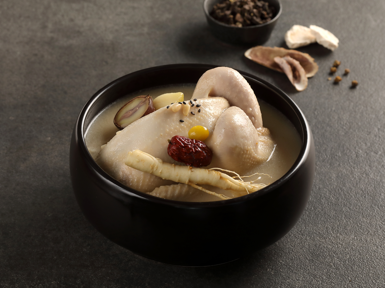 건강 한방삼계탕