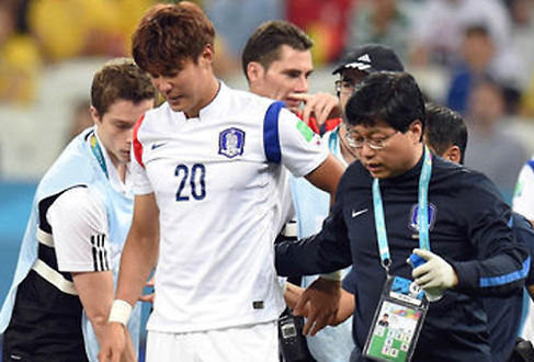 獨 "홍정호, 부상 참고 월드컵 뛰었다"