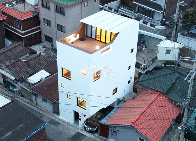 10평대 주택으로 서울에서 살아남기 대표사진