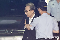 이재오 "MB, 盧죽음 정치보복으로 감옥에 있는 것"