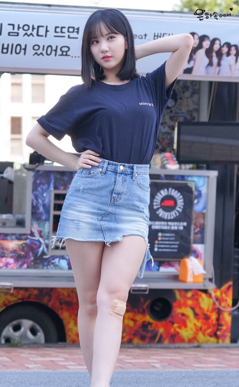 썸네일-팬들 앞에서      뽐내는 여자친구 짜냥이 은하     jpg-이미지