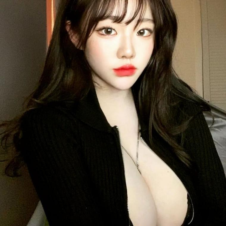 2002년생 100만 팔로워 i컵녀 기무세딘