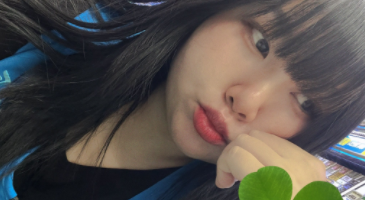 욕정이 주체가 안되는 편의점 알바중인 비떱 1