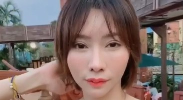 워터파크에서 대놓고 자위하는 미친년