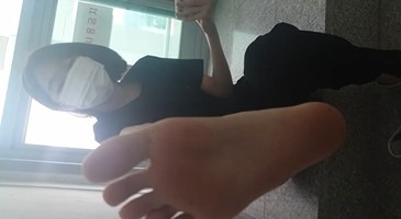 포터남 시리즈 – 비상구 계단에서 대딸 받다가 주민에게 걸린 아찔한 상황
