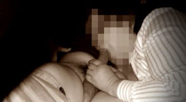 남편 자지로는 감당이 안되서 지인들에게 마구 벌리고 다니는 마누라