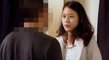 왼쪽 엉덩이에 섹시한 장미문신이 매력적이었던 35호