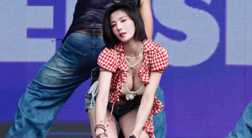 2025 워터밤 썸머퀸 권은비&이시안 Rumor