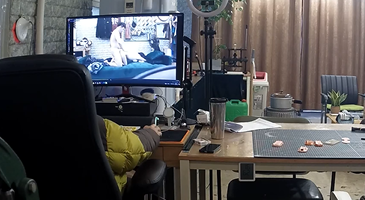 작업실에서 떡치고 딸치는 남자