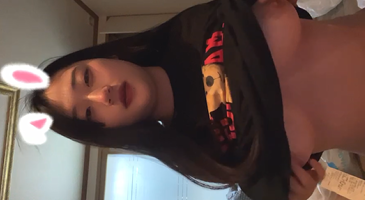 악마들의 꼬임에 넘어가 보지까지 쑤시는 전담녀 1