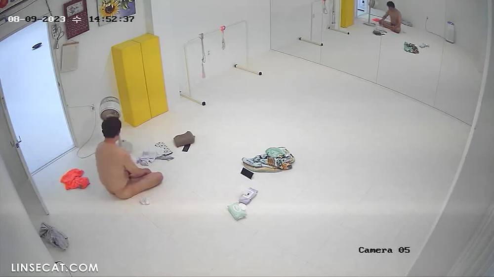 IP 카메라 해킹_ 한국 남성이 오전 7시에 회사에 찾아와 매력적인 여성 동료와 성관계를 가졌습니다. 성관계를 2번 잡았습니다