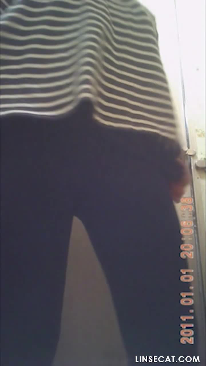 한국화장실 몰래카메라 _ 나가기 전 질과 항문을 여러번 세게 눌렀다