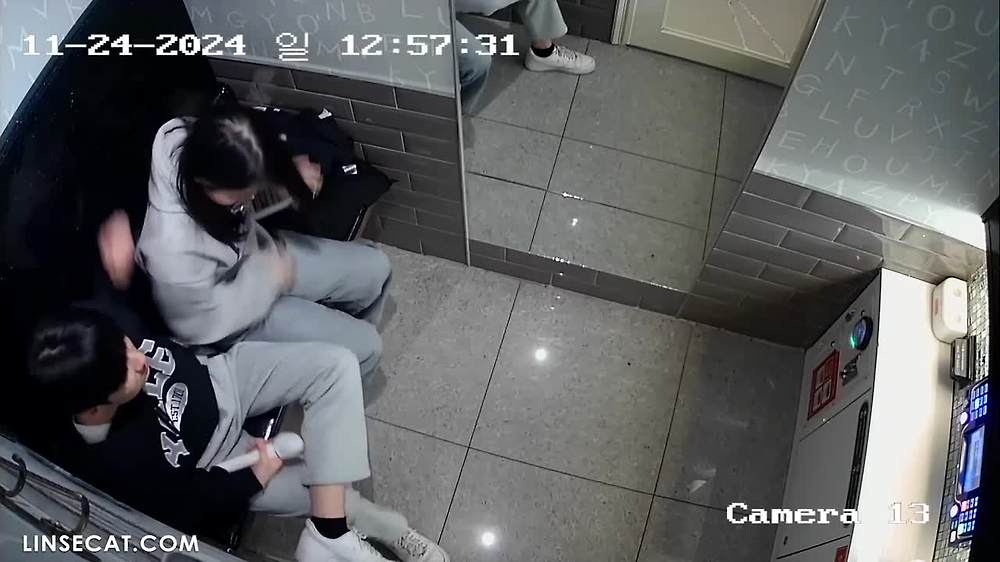 IPCAM 해킹) 남친 자지가 궁금한 안경녀