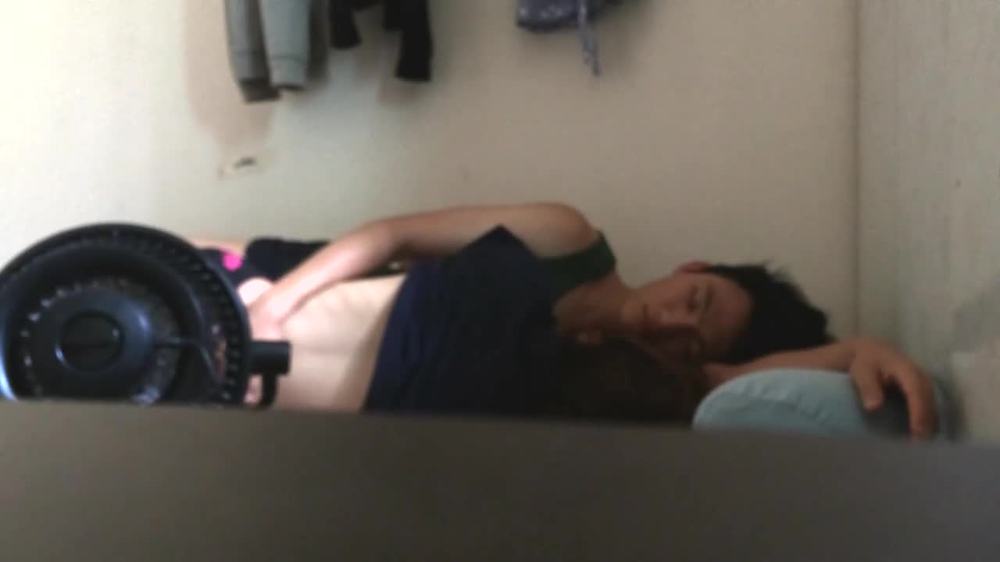 좁은 자취방 주말 데이트 슬렌더커플