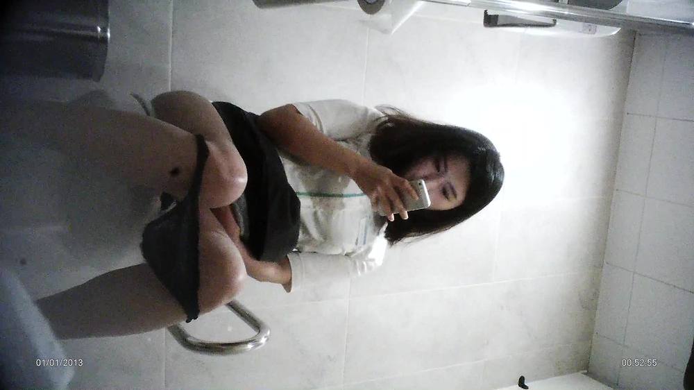 한국증권거래소 여자화장실 몰카 (1)