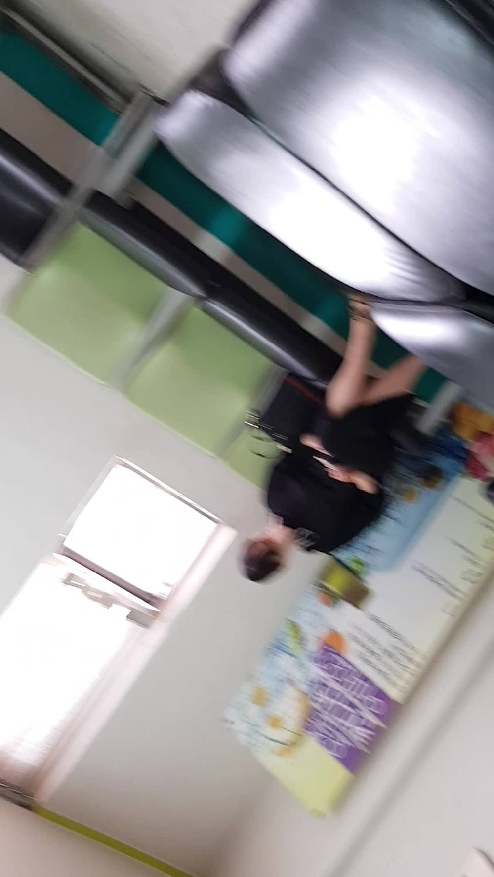 병원 대기실 고딩 도촬