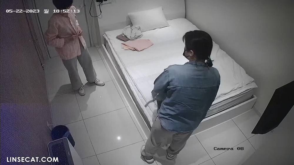 2023년 한국의 한 진료소 IP 카메라가 해킹당했습니다. 날씬한 가슴의 여자를 좋아합니까, 아니면 가슴이 크고 통통한 여자를 좋아합니까