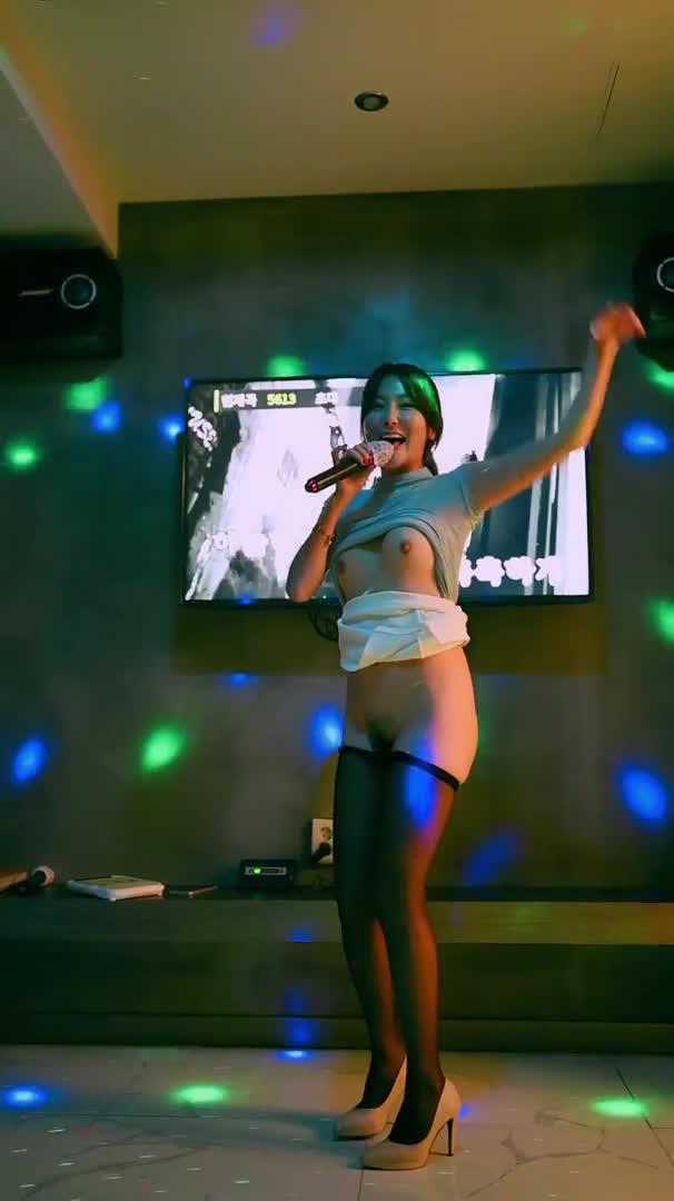 오늘은 제나가 노래방 도우미가 될게요~~남성님들아~