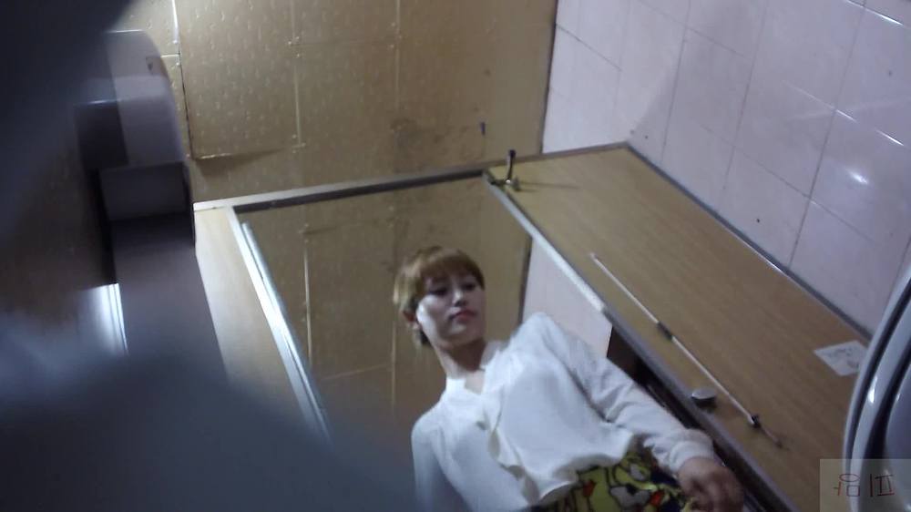 한국 장실 22명 몰카 (4)