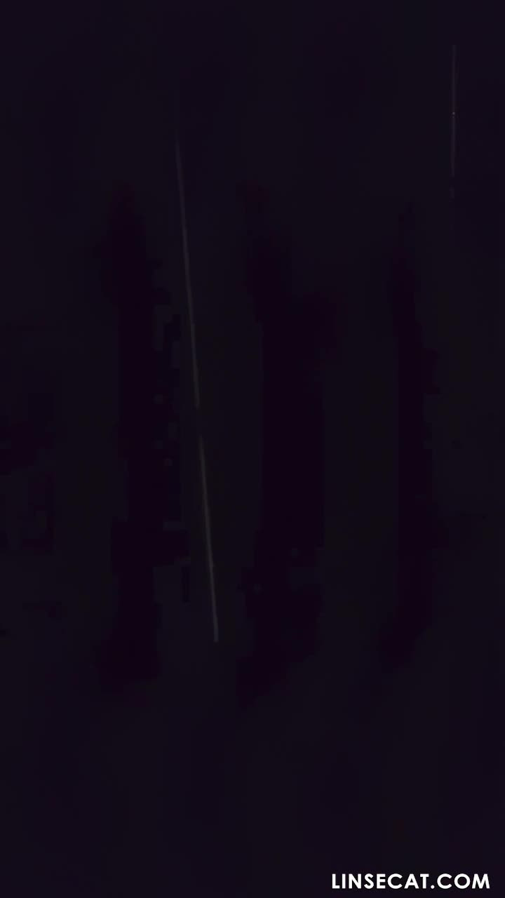 몰래카메라_ 두 번 샤워하는 한국 소녀를 엿보는 그녀는 먼저 목욕 수건으로 질과 항문을 닦은 다음 얼굴을 닦았습니다.