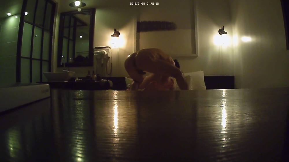 이제 고전이 돼버린 BJ슈치 회장이 따먹고 유출한 영상 (5)