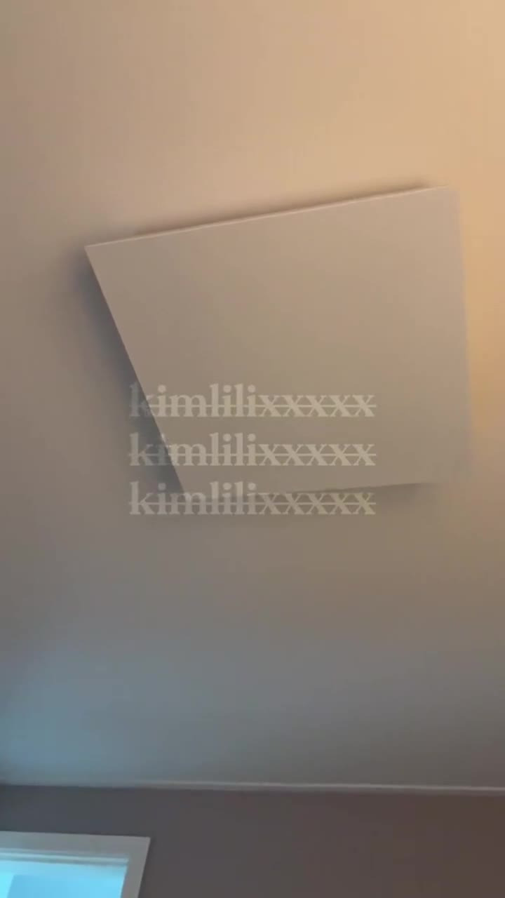 엄빠 섹스하는 소리듣고 자위하는 발정녀!!