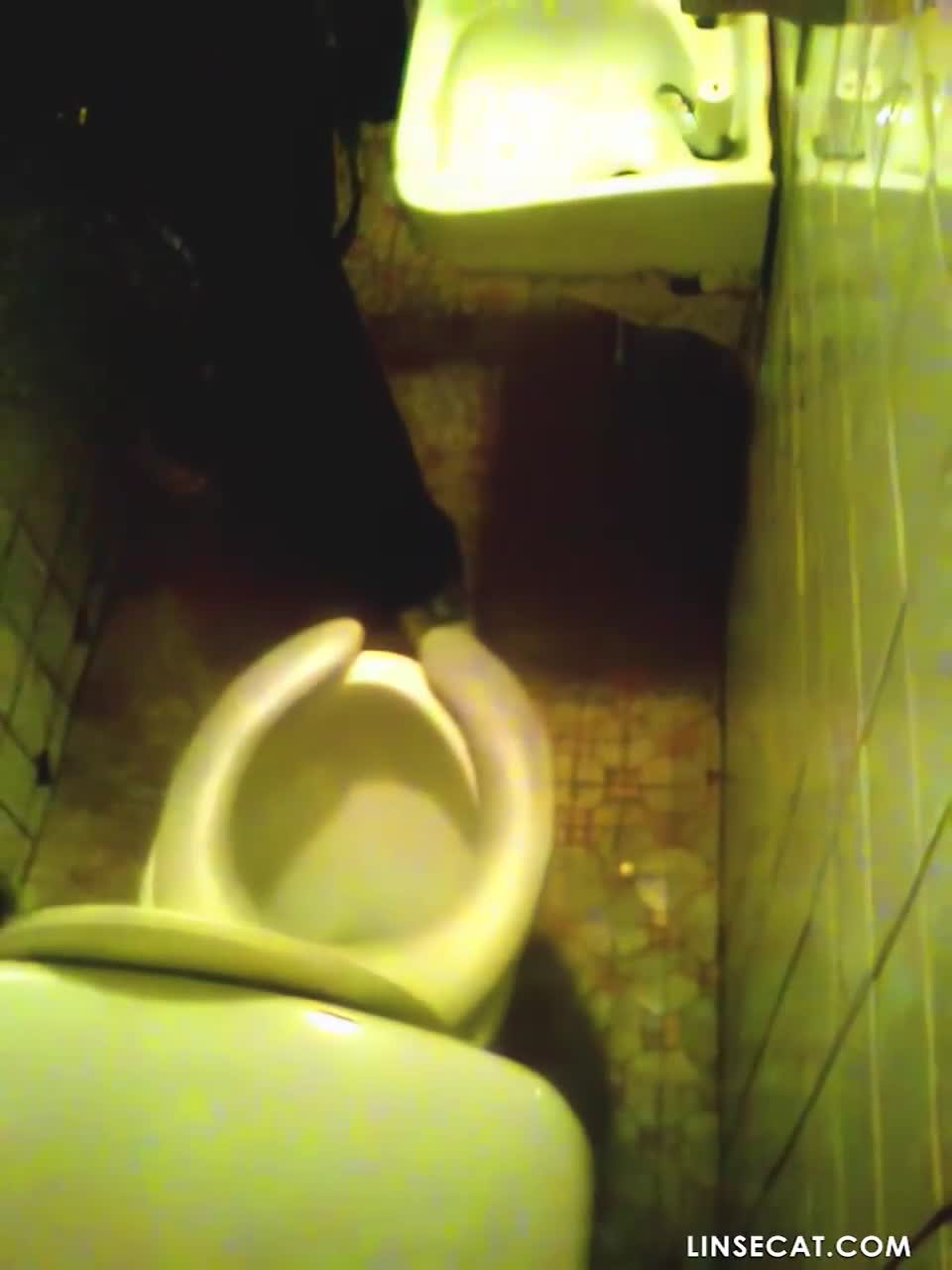 한국 화장실 엿보기_ 엿보다가 들켰을 때 겁이 났나요, 아니면 흥분됐나요