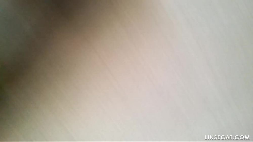 한국 화장실 엿보기_ 서울 강남구 도곡동의 한 부동산 중개업자 남성이 여자 동료에게 집착해 3개월 동안 그녀의 보지를 보기 위해 화장실까지 따라갔다.