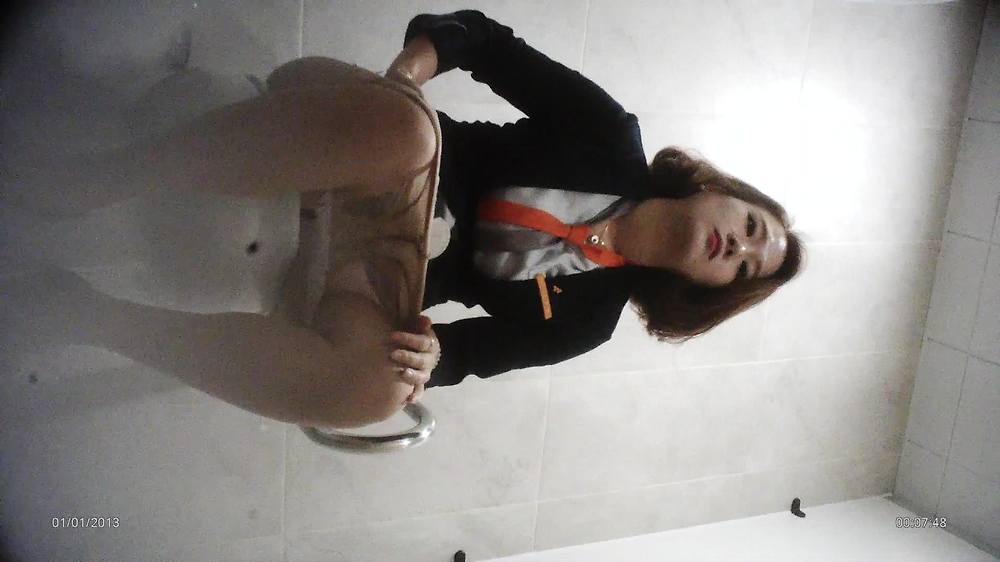 한국증권거래소 여자화장실 몰카 (5)