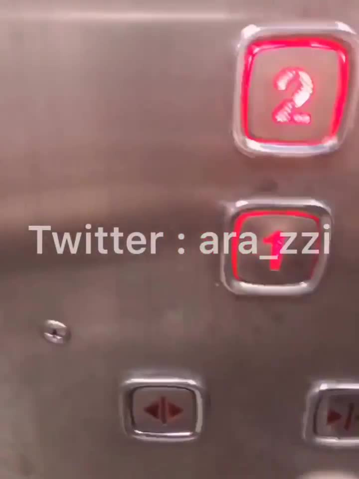 알몸 엘베녀 ara_zzi (8)