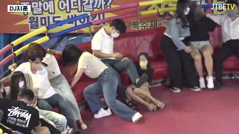 대한민국 인천광역시 DISCO PANG PANG에서 수많은 미녀들을 당황하게 지켜보세요