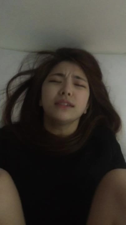 휴대폰 들고 섹스하는 일반인커플