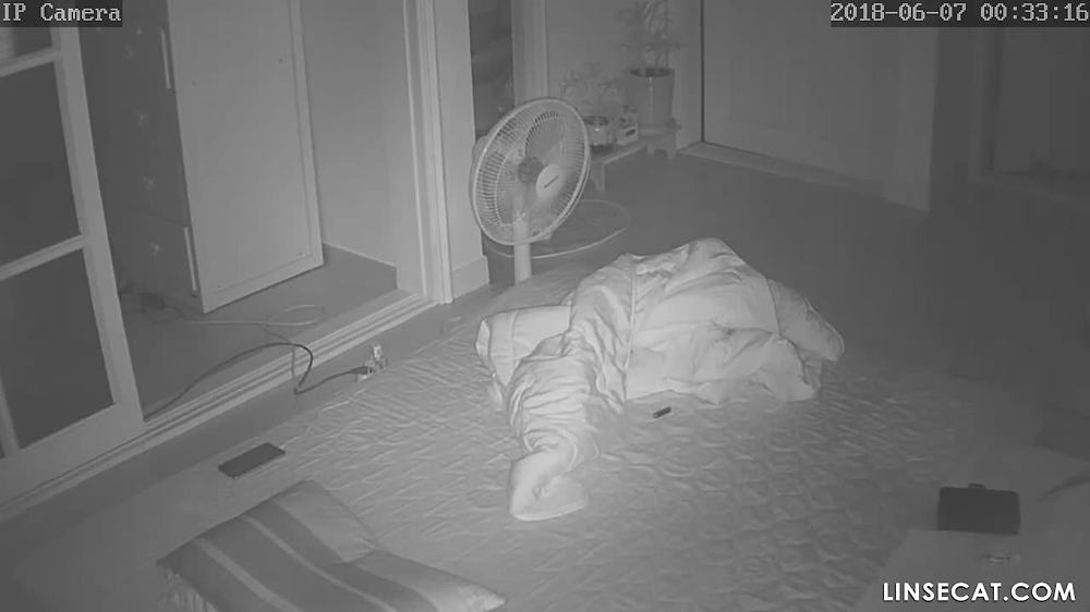 홈 IP 카메라 해킹_ 한국 여성 2명이 자위를 하고 있다. 오늘은 배란일인가 봐요, 성욕이 너무 강해서 하루에 두 번 자위해요