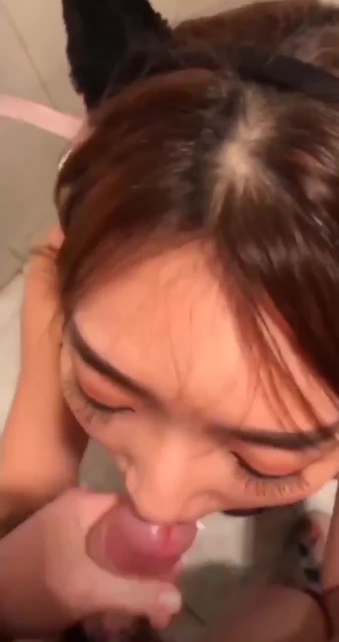 드러운 화장실서 사까시하다 뒤치기