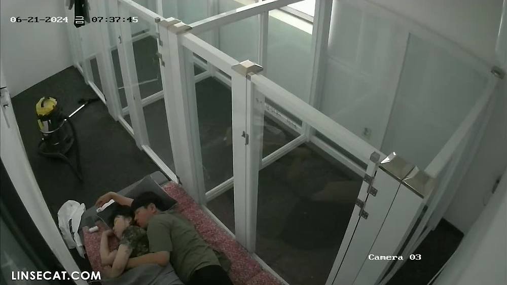 2024년 한국 IP 카메라 해킹_ 큰 가슴을 가진 여자는 남자친구의 자지를 사용하여 깨우는 것을 좋아한다