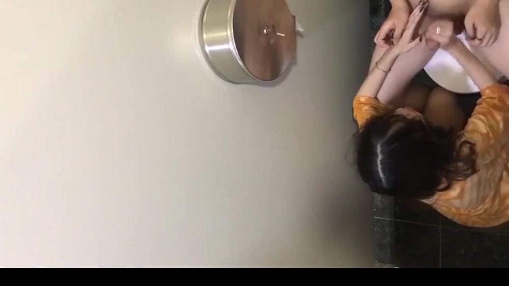 클럽 화장실 커플