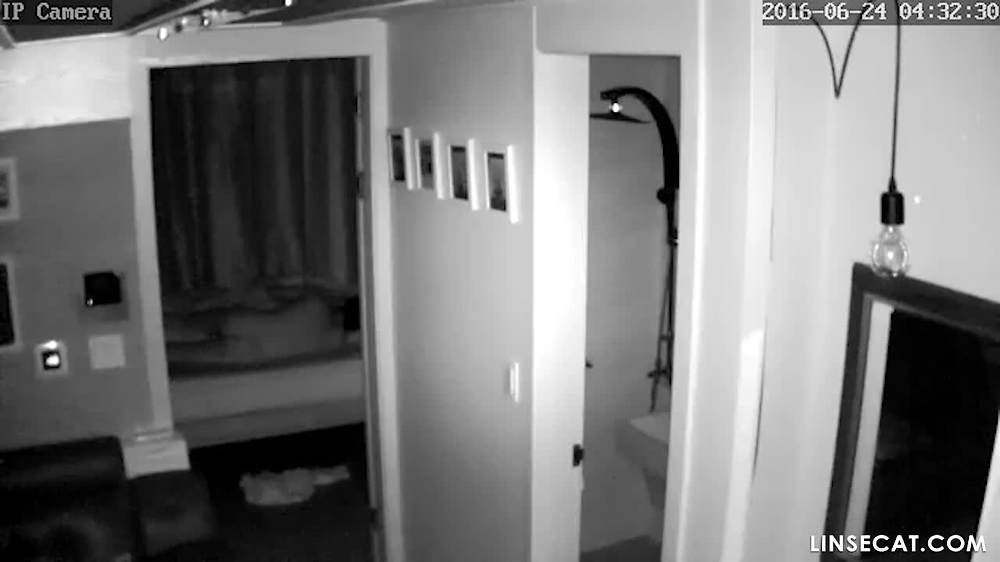 해킹된 홈 IP 카메라_ 한국 커플이 두 번 성관계를 가졌습니다. 그녀는 여왕처럼 남편의 봉사를 즐깁니다.