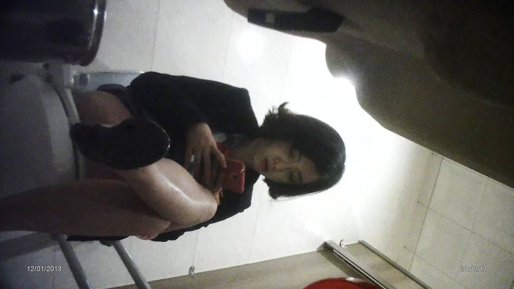 한국증권거래소 여자화장실 몰카 (3)