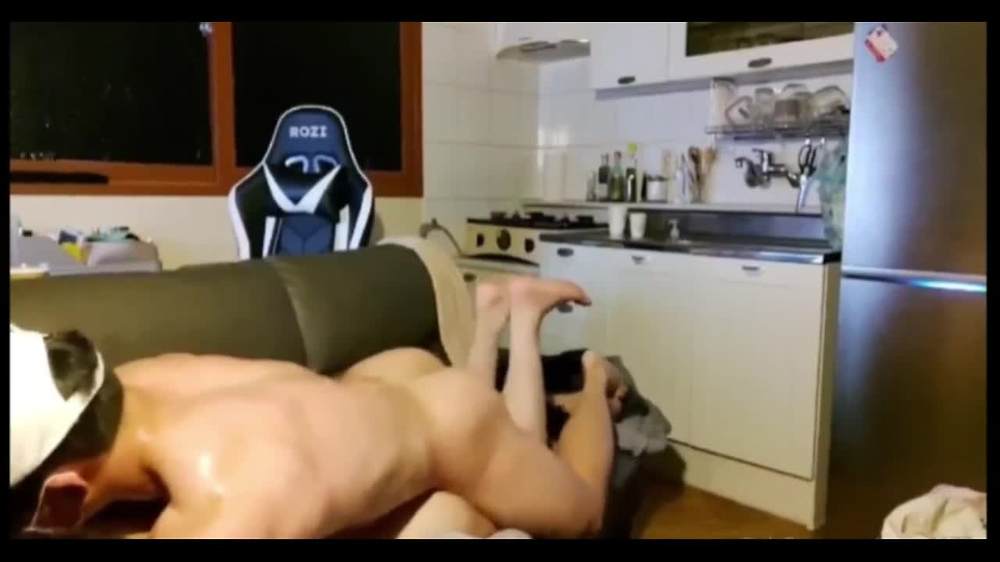 말벅지 초대남과의 오일범벅 애널섹스 !!