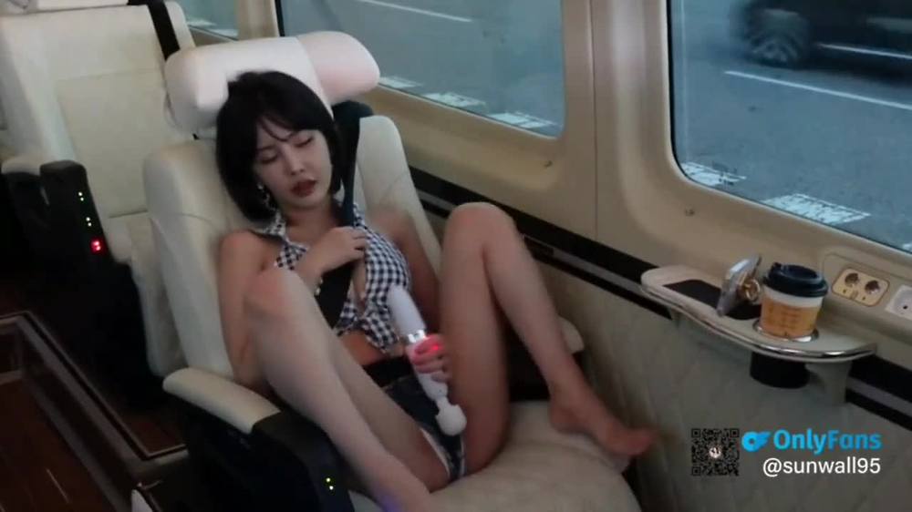 밴에서 매니저 오빠에게 당하는 존예 레이싱모델