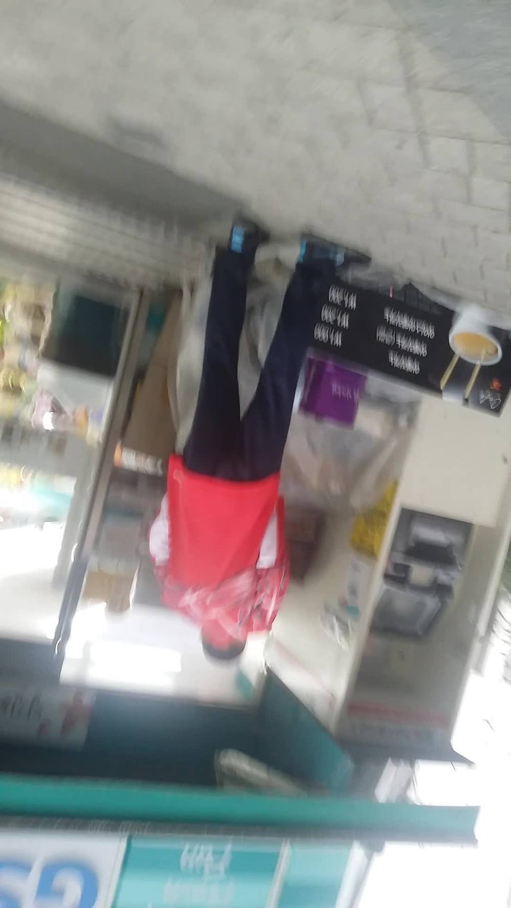 편의점 지나가며 도촬