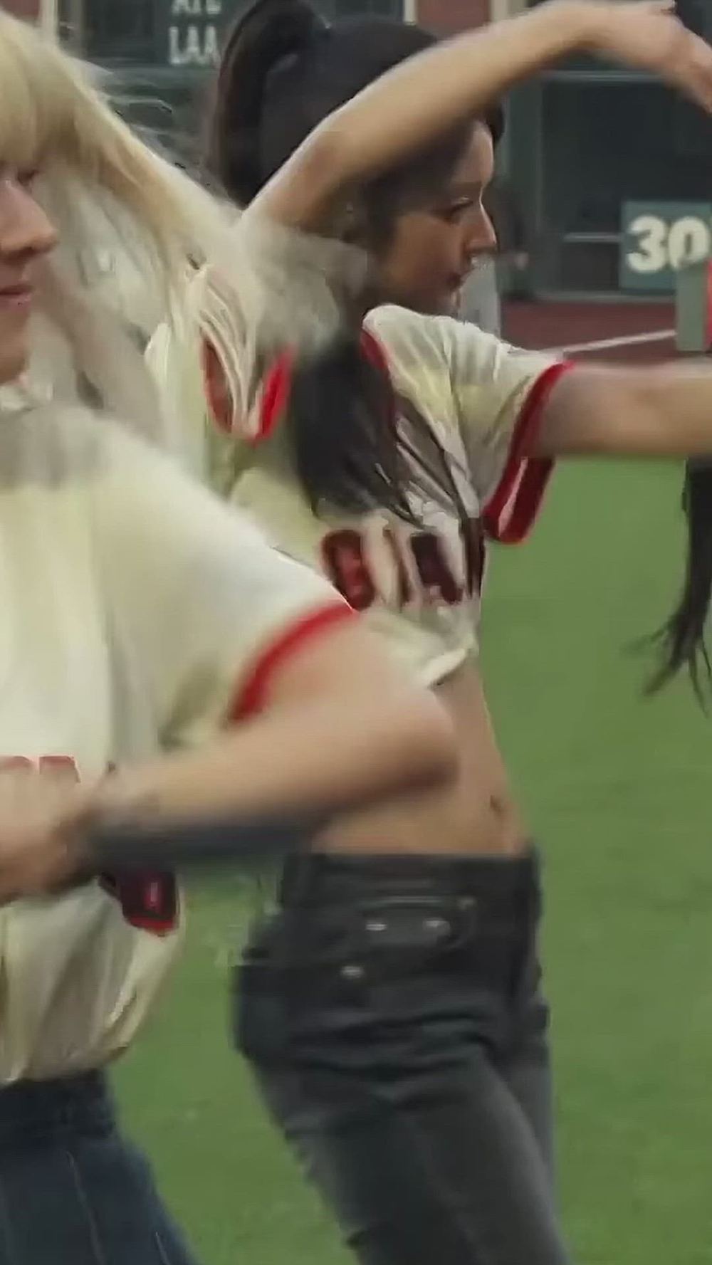 썸네일-NMIXX   SULLYOON-이미지