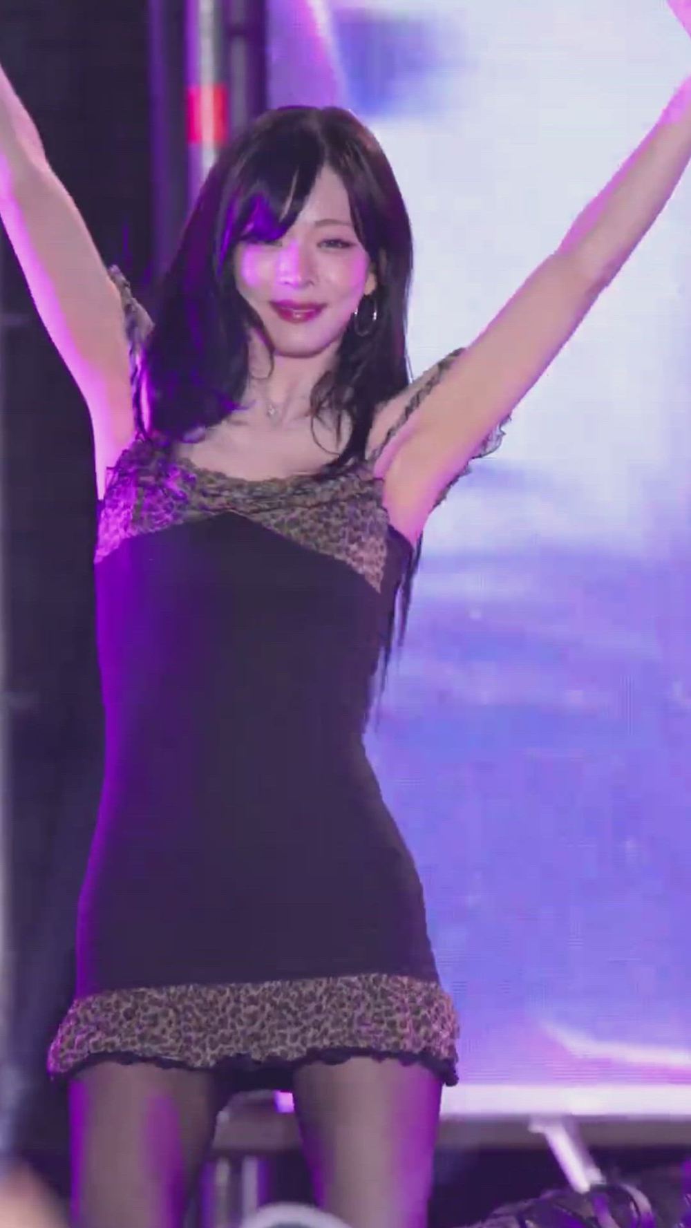 썸네일-FROMIS 9   LEECHAEYOUNG-이미지