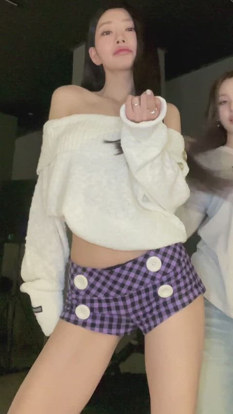 KISSOFLIFE - JULIE-메인 썸네일 이미지