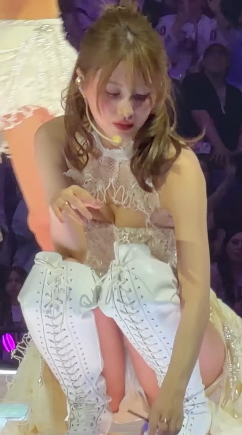 썸네일-TWICE   MOMO-이미지