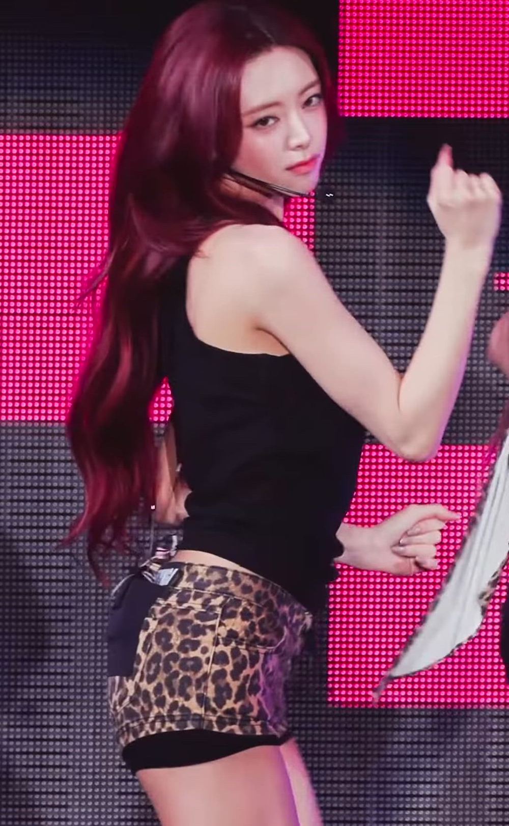 썸네일-ITZY   Yuna-이미지